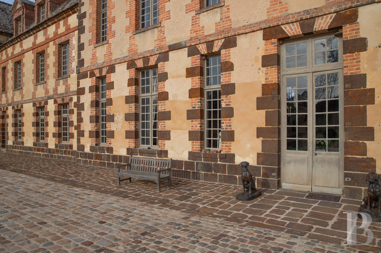 En Eure-et-Loire, à l’ouest de Chartres, un château du 17e dans un parc de 140 ha traversé par l’Eure - photo  n°5
